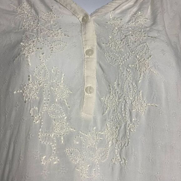 St. John’s Bay Embroidered Top Size M - Picture 7 of 7